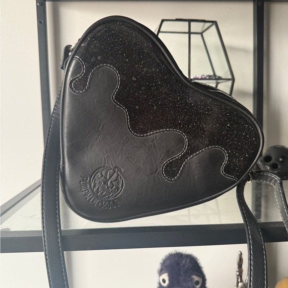 Pumpkin Kult Love Pain and Stitches Heart Bag - Picture 3 of 7